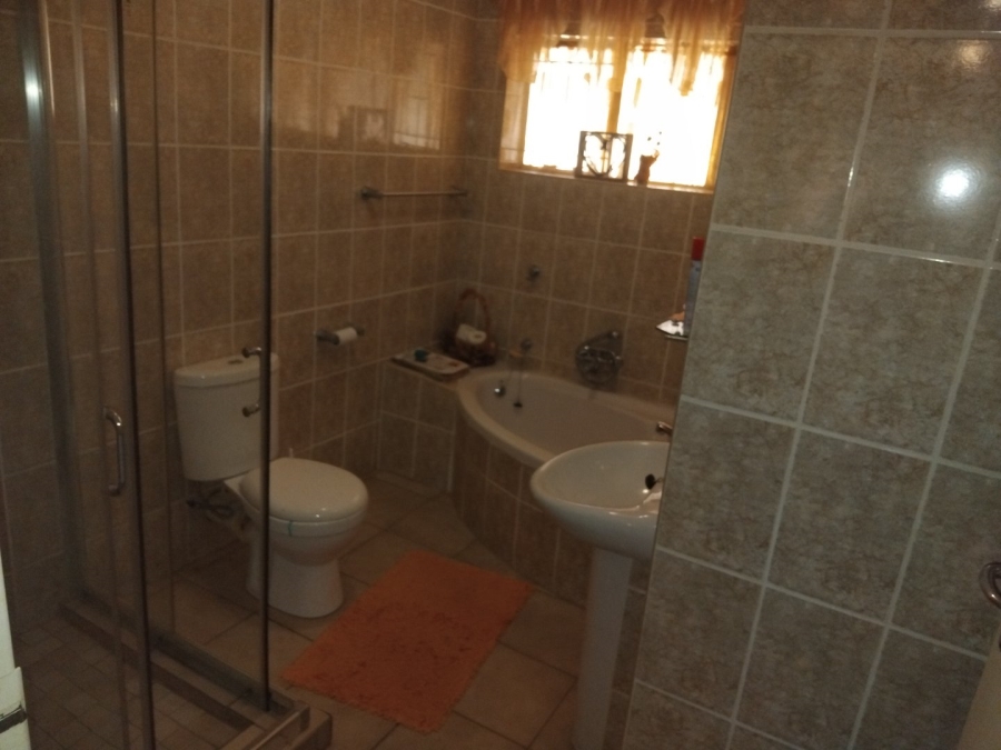 4 Bedroom Property for Sale in Stilfontein Ext 4 North West